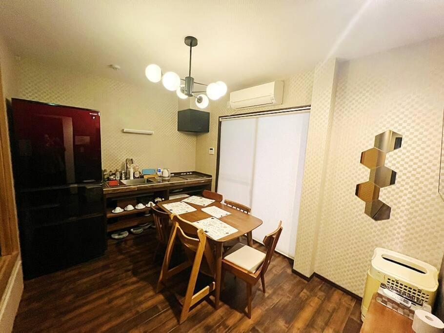 静響の宿 Silent Echo Inn Осака Экстерьер фото