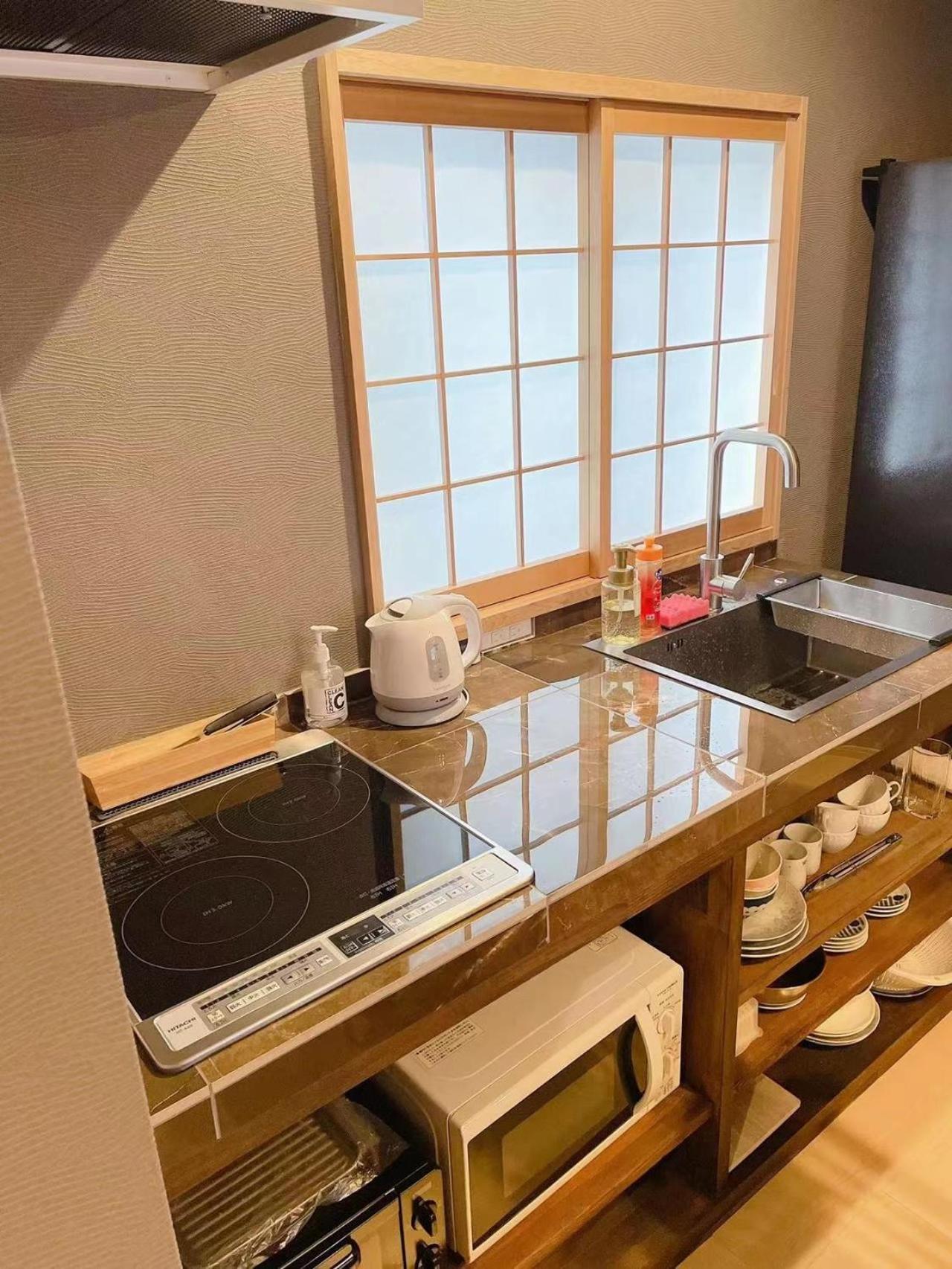 静響の宿 Silent Echo Inn Осака Экстерьер фото